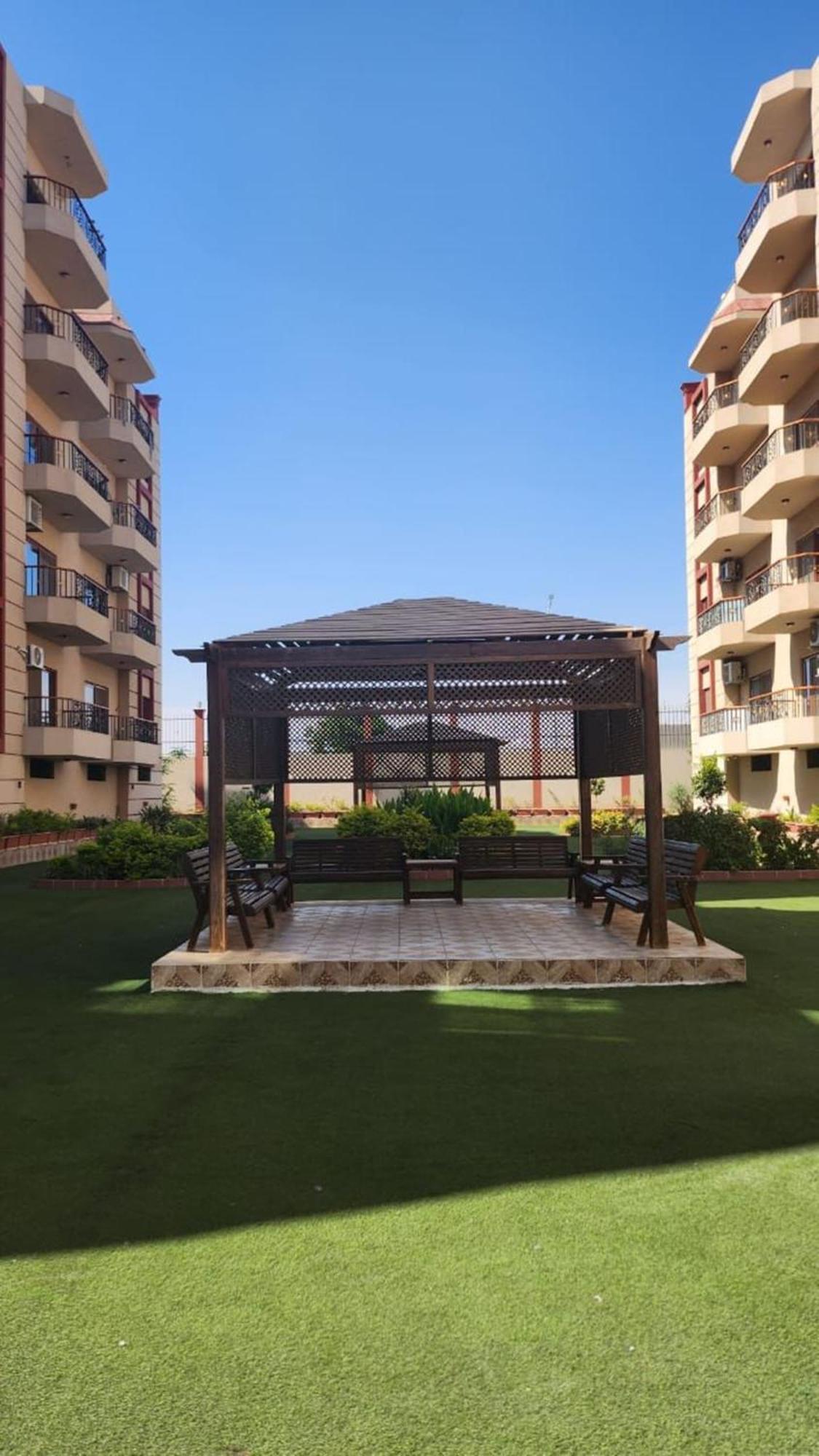 Wa Set Luxor Apartment Buitenkant foto